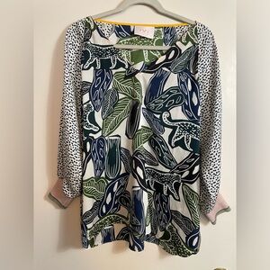 IVI COLLECTION SILK BLOUSE LEO with Vneck, 3/4 sleeves and metallic cuf sz M